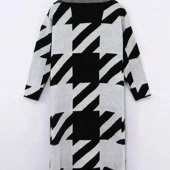 Black & White Casual Women's Contrast Color Long Sleeve Printed Knit Cardigan - Picture 4 of 4